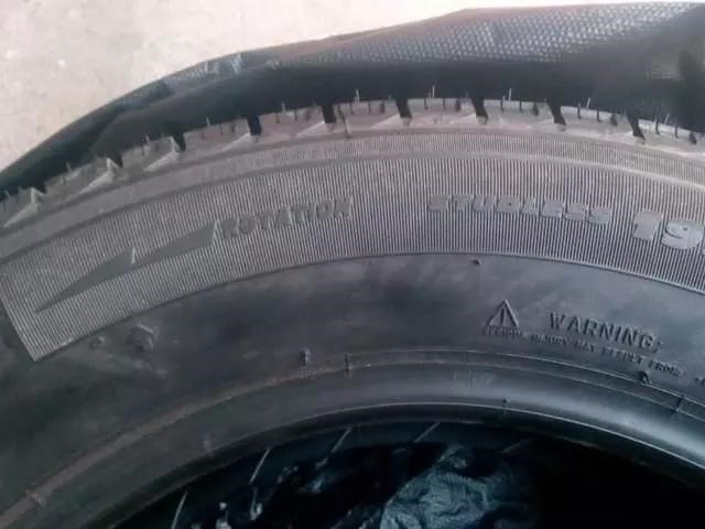 新车轮胎装反了属于质量问题吗,单导向轮胎装反了会有什么影响