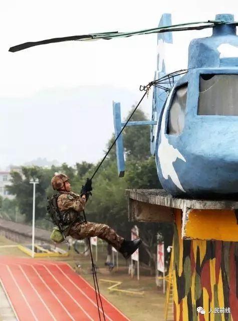 「热点」这个“猎人”不一般！搞侦察、开坦克、玩机降……啥都会