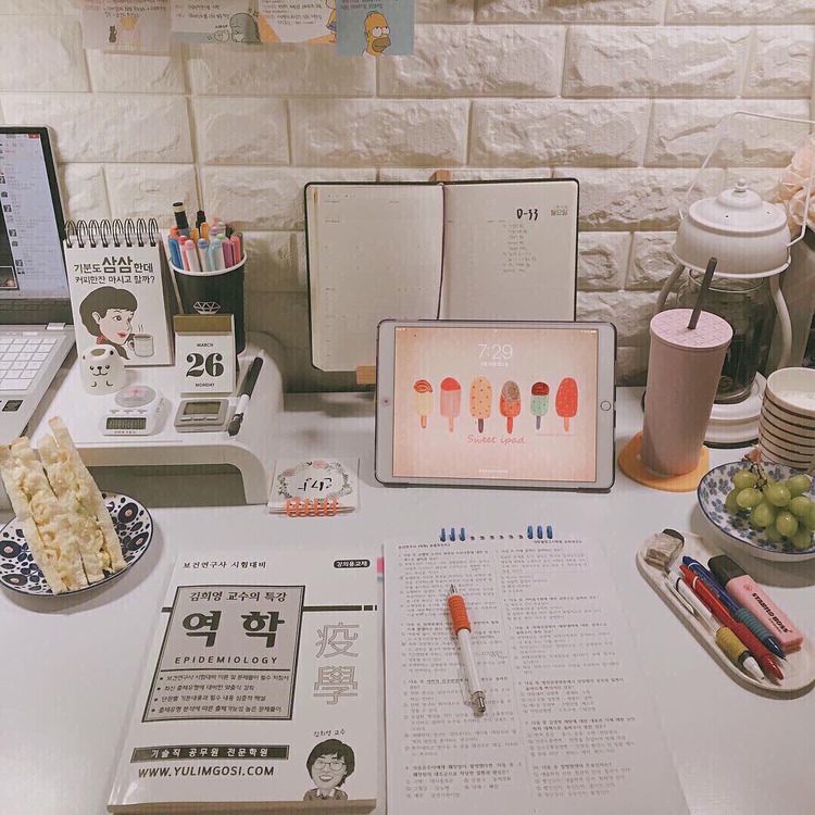 ins风书桌收纳,整理书桌ins风改造图片