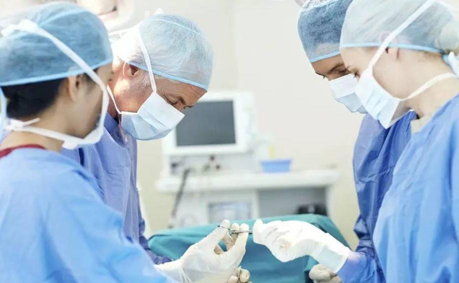 做了一台剖腹产手术，粘连的一塌糊涂，医生为啥对粘连这么发怵？