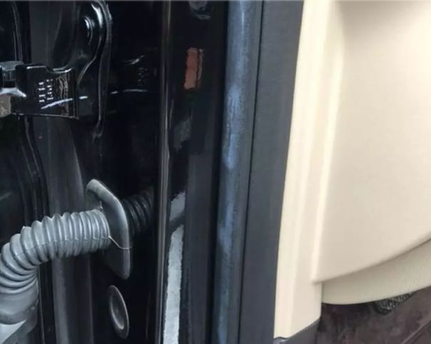 五菱宏光s车门有异响如何解决,五菱宏光s车门异响怎么回事