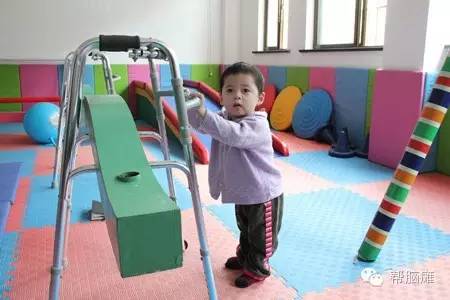脑瘫3个月宝宝怎么治疗,脑瘫儿童不能走路能医治好吗