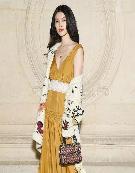 黑黄皮穿搭避雷颜色,黄黑皮化妆有哪些误区你踩过雷吗