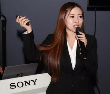 索尼摄像机nx200和nx100区别,索尼nx200摄像机国行拆箱外观