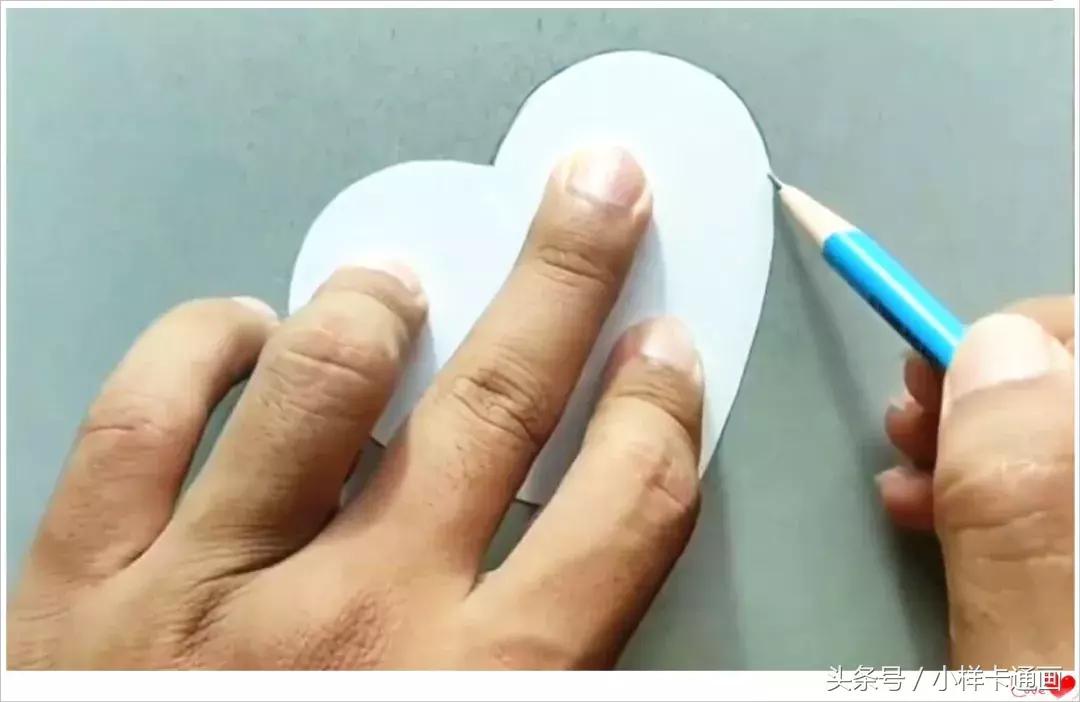 逼真的水滴怎么画,怎样画心形水珠