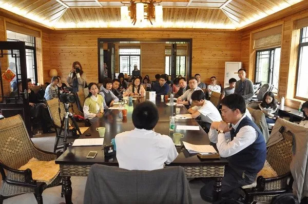 论书|民间读书会巧绘中国耕读图——读《领读中国》有感