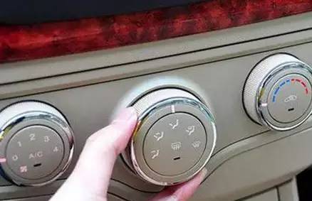 车内有霉味的源头,车内有霉味是因为漏水吗