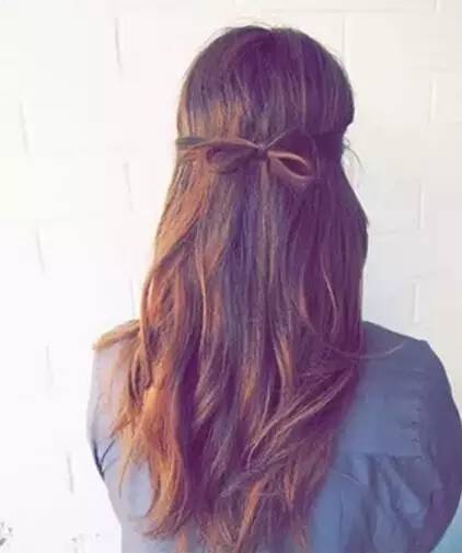 卷发扎发教程简单好看减龄,短发的扎发教程简单又好看