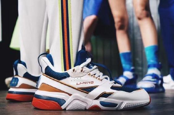 现在李宁值得购买的鞋子,现在买李宁鞋过时吗