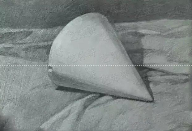 画光影变幻的圆锥,倒立的圆锥光影素描