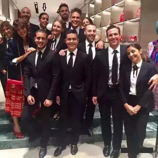 她用蜜桃臀彻底征服C罗，这个亿万少女的情敌竟是个灰姑娘？！