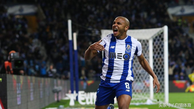 4:1卫冕冠军首秀上演逆转大戏,卫冕冠军12分钟3球踢疯了8轮