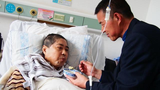 肺癌化疗后发烧吃什么抗生素药,肺癌化疗后反复发烧怎么办