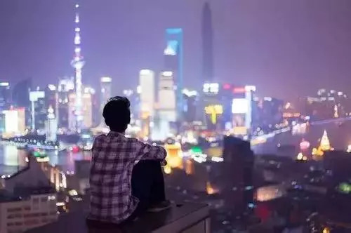 房租之殇，睡过铁笼、隔断间、太空舱的人都懂