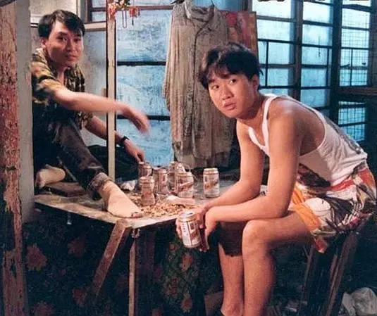 房租之殇，睡过铁笼、隔断间、太空舱的人都懂