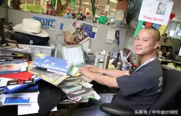 去看了看会计人的办公桌，吓了我一跳……