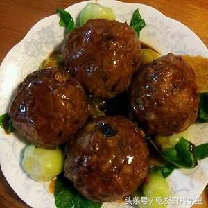 饭店里面的红烧狮子头太诱人了,红烧狮子头酒店正宗做法