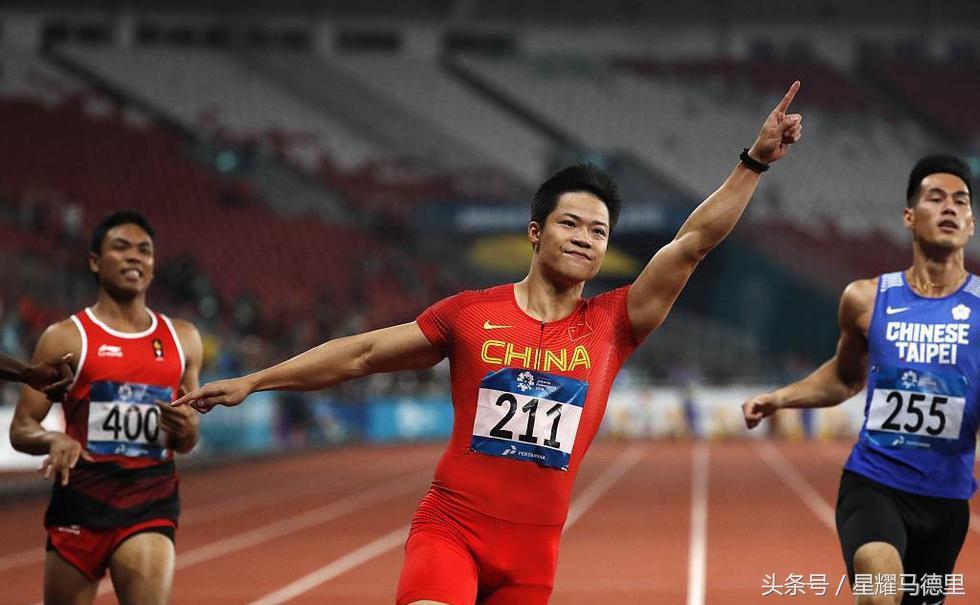 苏炳添百米夺冠跪地怒吼原声,苏炳添9秒92夺冠跪地照片