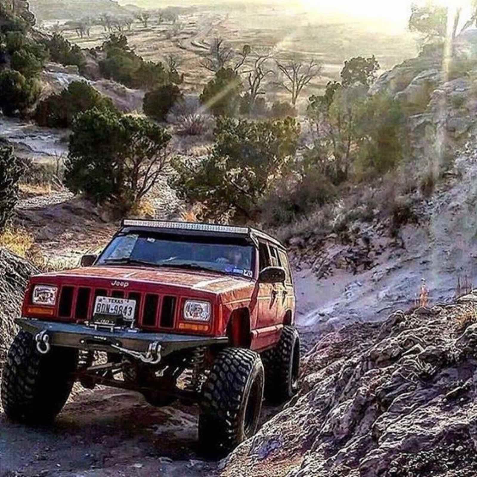 93年切诺基213小切越野大变身，重度爆改8寸升高石头派攀岩大脚怪