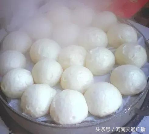 馒头泡水变成海绵是真的吗,馒头泡水后变成海绵了