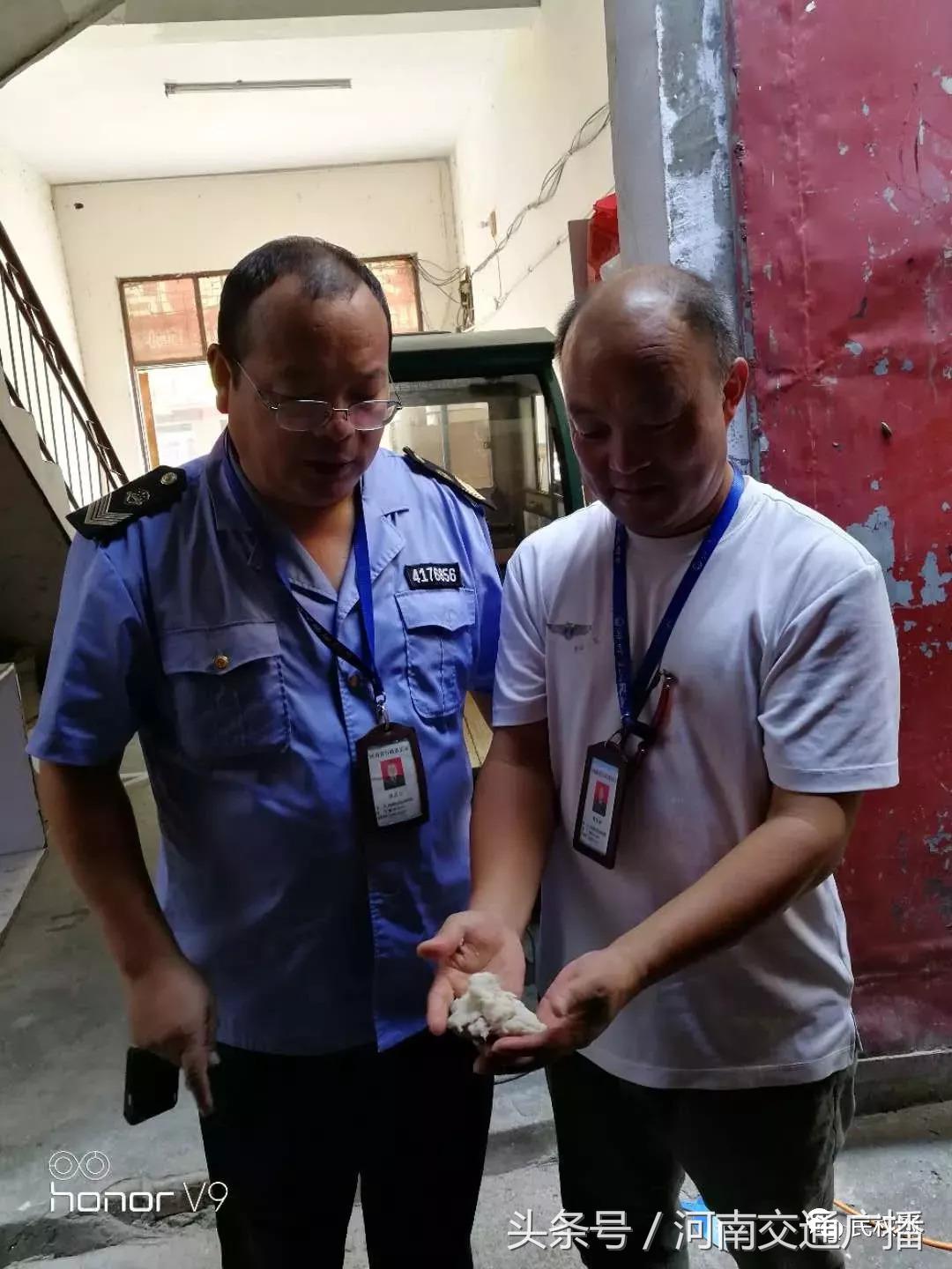 馒头泡水变成海绵是真的吗,馒头泡水后变成海绵了