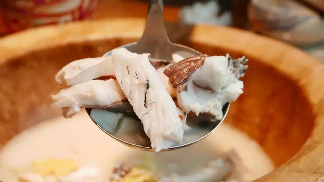 云南特色蒸汽石锅鱼开店成本,云南特色蒸汽石锅鱼全国探店视频