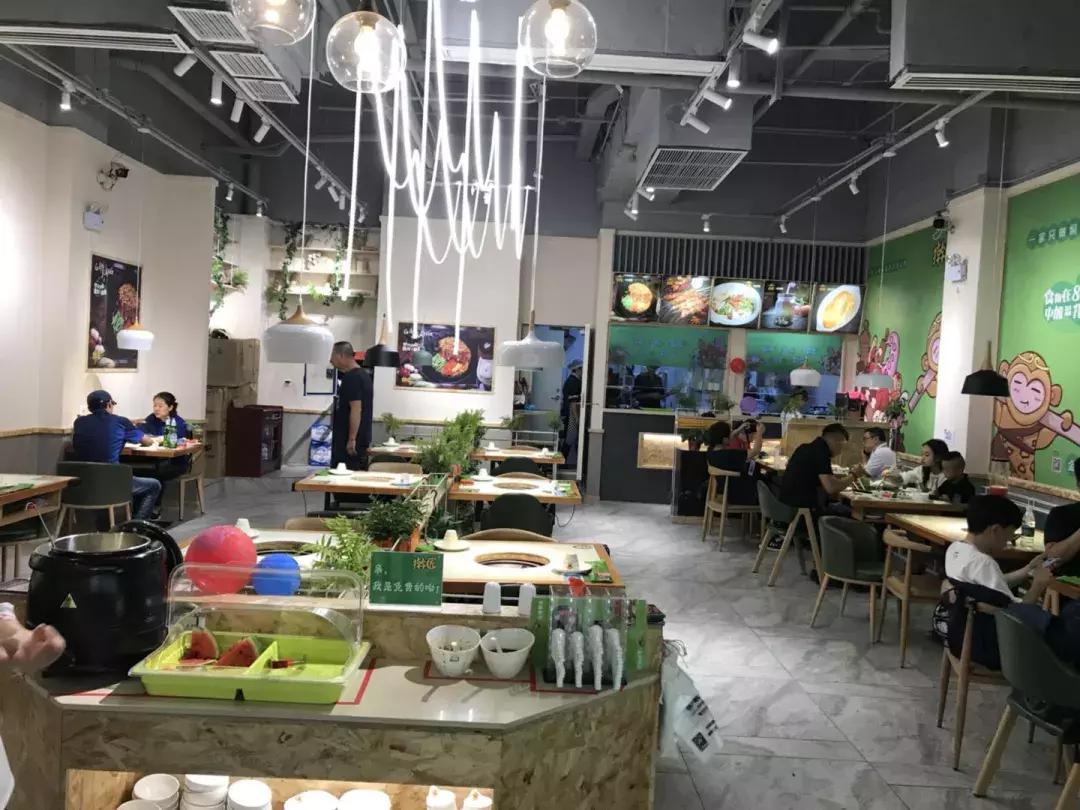 铁锅焖面餐桌,六斗米铁锅焖面怎么做