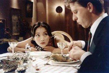 女朋友太粘人不想谈了,女朋友太粘人怎么办试试这两招