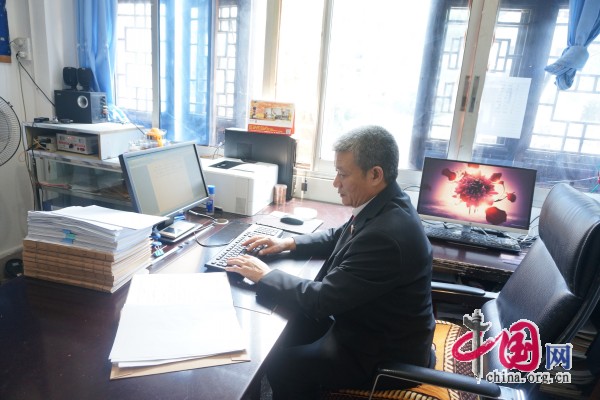 云南彝良:严守公正的“小镇*法大**官”