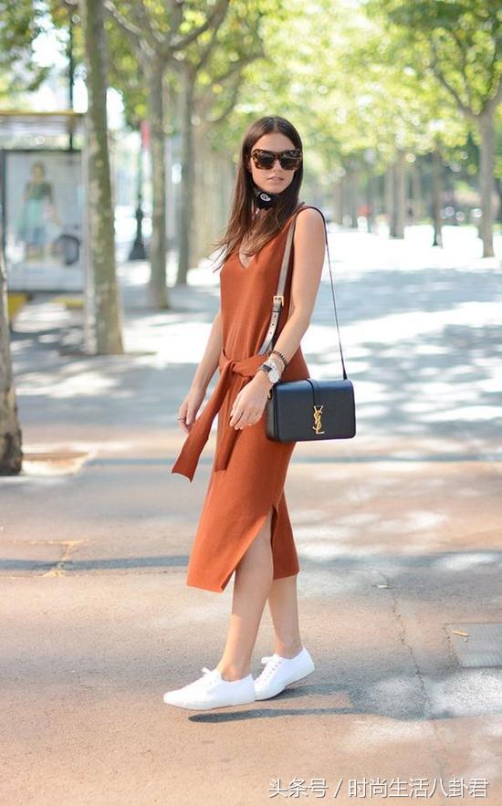 欧阳娜娜同款简约上衣,宋茜撞衫欧阳娜娜