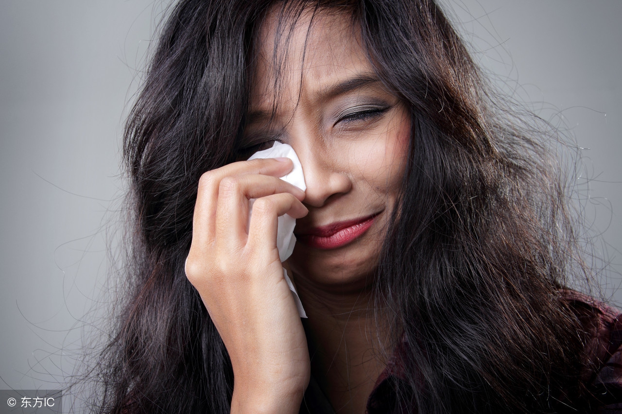 女子被绑架自救逃生小技巧,女生绑架自救逃生法