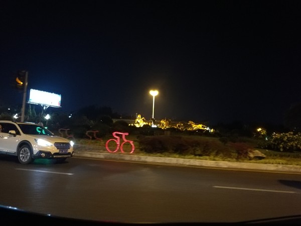 暑假去贵州旅游热吗 (暑假旅游去贵州还是桂林)