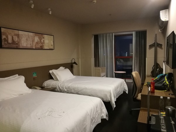 暑假去贵州旅游热吗 (暑假旅游去贵州还是桂林)