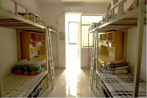 河南高校寝室哪个好,河南高校的宿舍条件