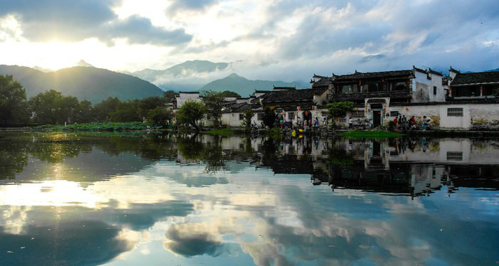 安徽宏村有哪些景点,安徽宏村一座古老的水墨画卷古城