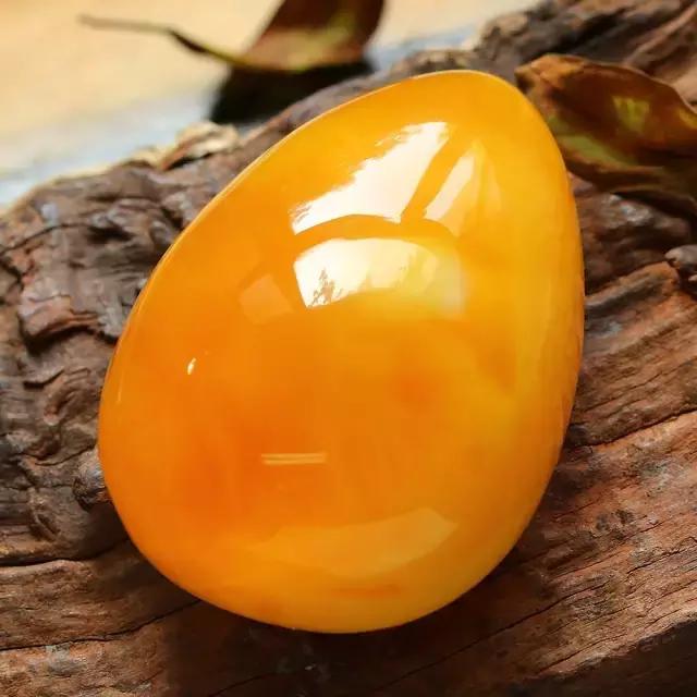 关于蜜蜡里的冰片,蜜蜡的种类和档次