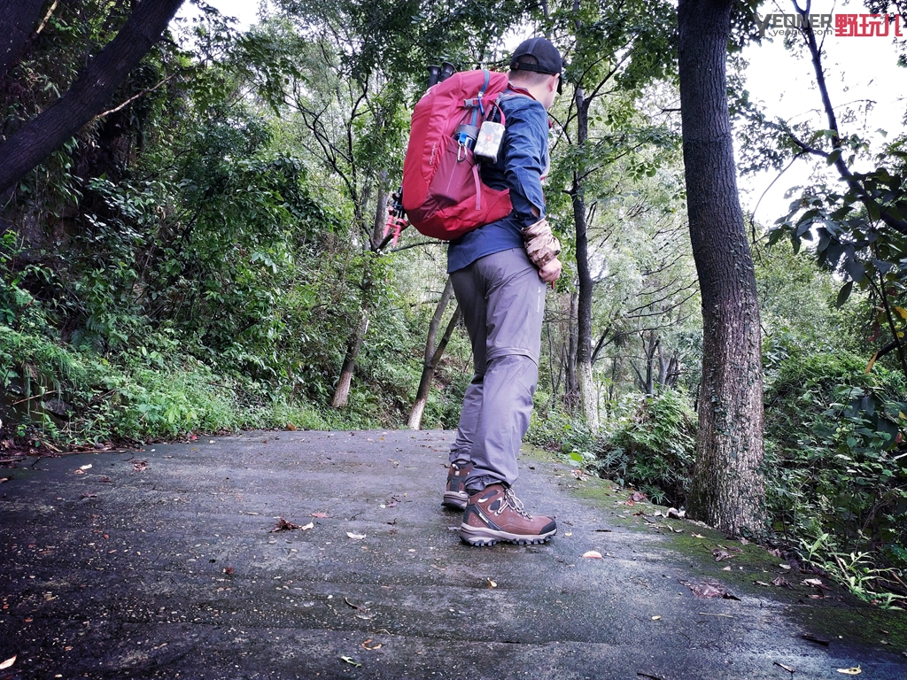 探路者新款登山鞋测评,探路者高帮登山鞋怎么样