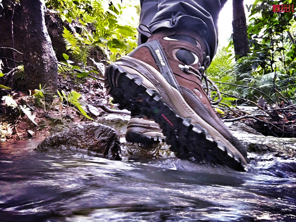 探路者新款登山鞋测评,探路者高帮登山鞋怎么样