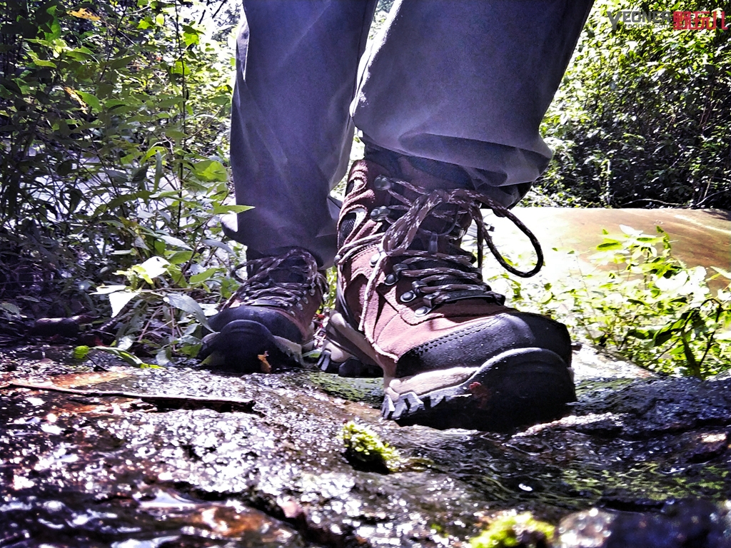 探路者新款登山鞋测评,探路者高帮登山鞋怎么样
