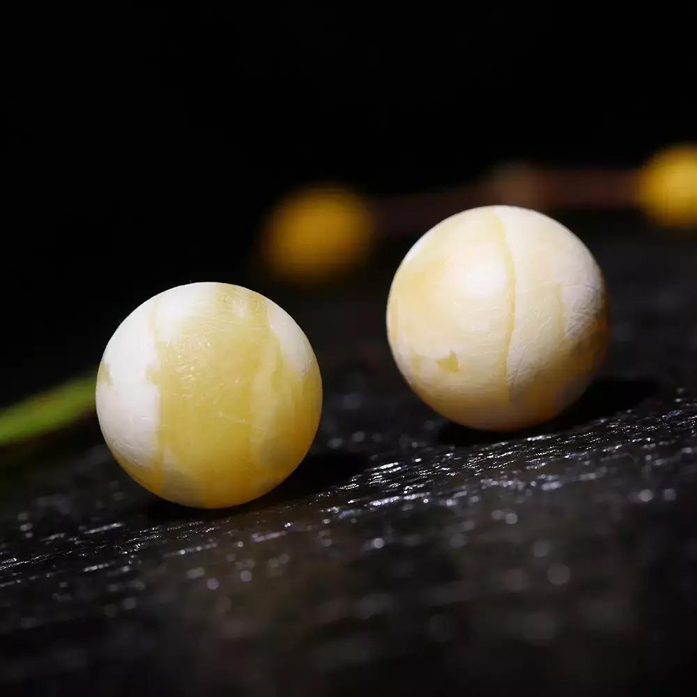 关于蜜蜡里的冰片,蜜蜡的种类和档次