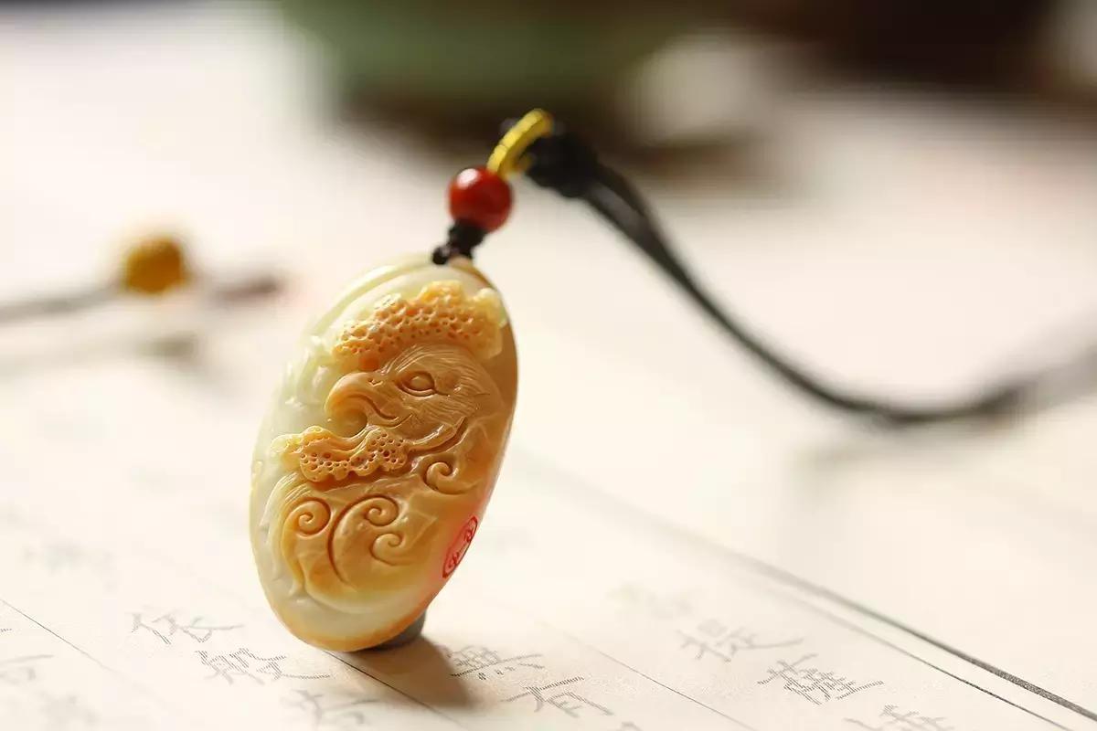 关于蜜蜡里的冰片,蜜蜡的种类和档次