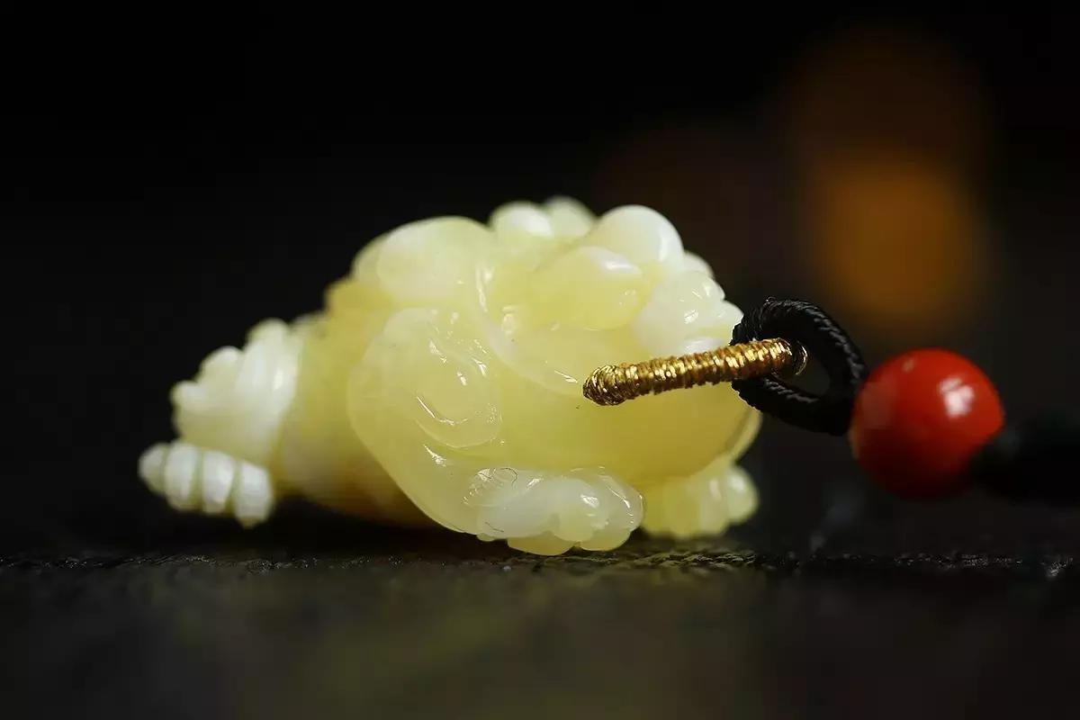 关于蜜蜡里的冰片,蜜蜡的种类和档次