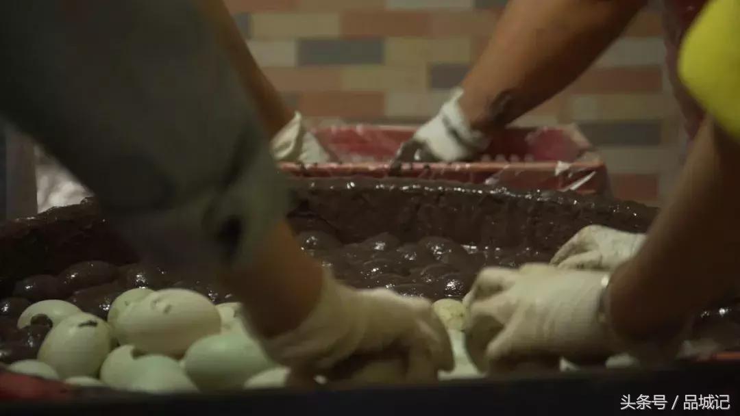 新鲜出炉的流油的海鸭蛋,多油多汁的海鸭蛋