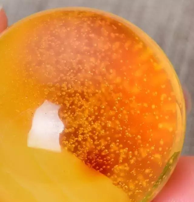 关于蜜蜡里的冰片,蜜蜡的种类和档次