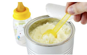 宝宝爱吃辅食不爱喝奶粉怎么办,宝宝不爱喝奶粉吃奶量少怎么办