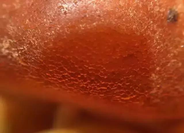 关于蜜蜡里的冰片,蜜蜡的种类和档次