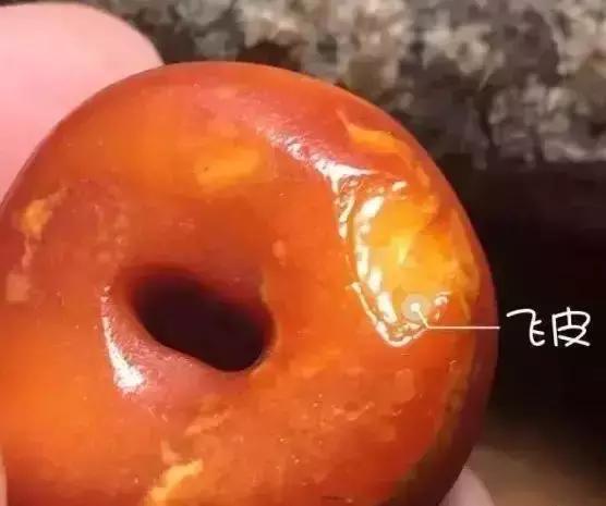 关于蜜蜡里的冰片,蜜蜡的种类和档次