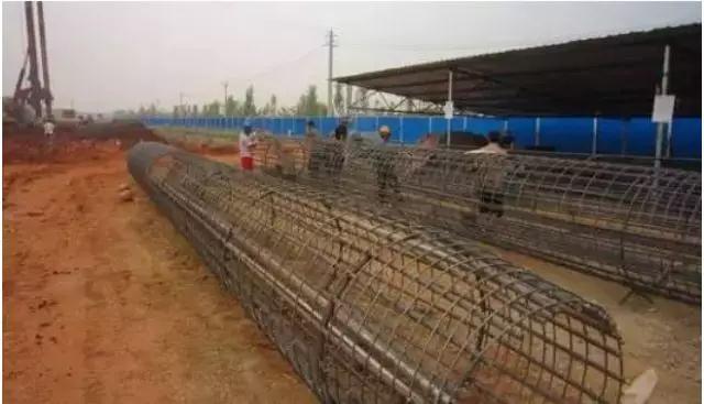 旋挖钻机施工讲解,旋挖钻机水上施工视频