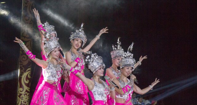 杨钰莹十大劲歌演唱,杨钰莹被誉为歌坛玉女和甜歌皇后