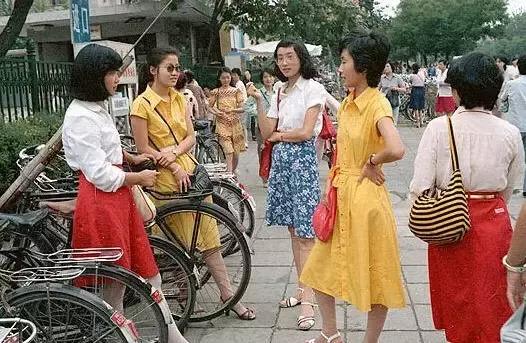 30年前的人们是怎样生活的,30年代的人的生活